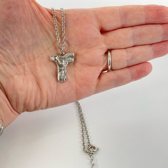 Silver Six Shooter Pendant Necklace, Revolver, Cowboy, Cowgirl, Western - Picture 7 of 12